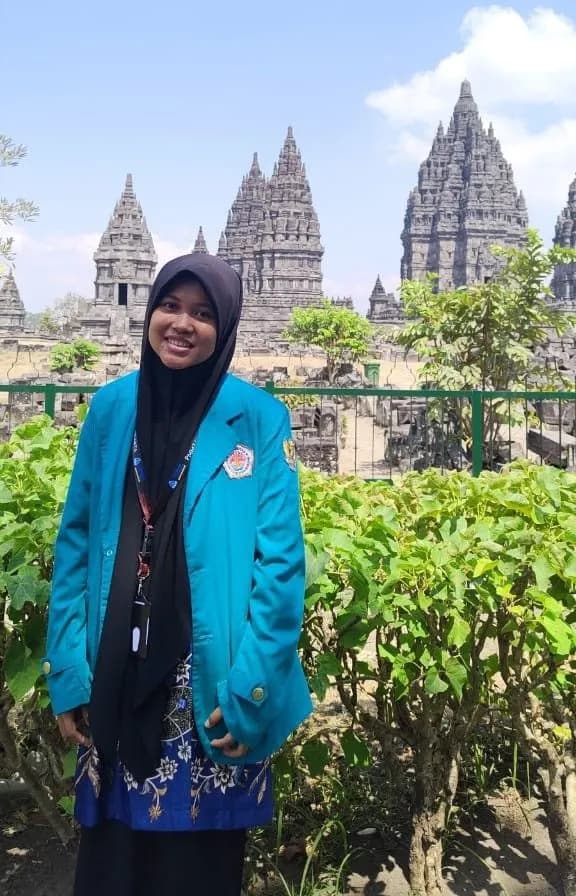 YUWANDA PRETTY Mahasiswi S1 Kebidanan UHTP Juara 1 Lomba Pidato National Creativity Competition 2023