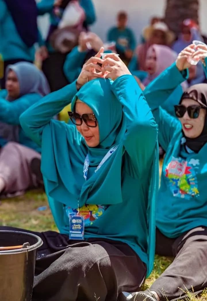 Family Gathering UHTP Tahun 2024 Rektor UHTP : Kita adalah Sama, Tidak Ada Perbedaan Satu Dengan Yang Lain, Duduk Sama Rendah, Berdiri Sama Tinggi. 