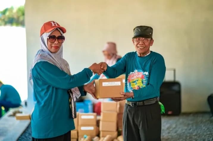 Family Gathering UHTP Tahun 2024 Rektor UHTP : Kita adalah Sama, Tidak Ada Perbedaan Satu Dengan Yang Lain, Duduk Sama Rendah, Berdiri Sama Tinggi. 
