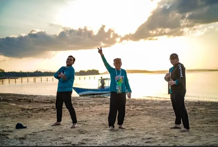 Family Gathering UHTP Tahun 2024 Rektor UHTP : Kita adalah Sama, Tidak Ada Perbedaan Satu Dengan Yang Lain, Duduk Sama Rendah, Berdiri Sama Tinggi. 