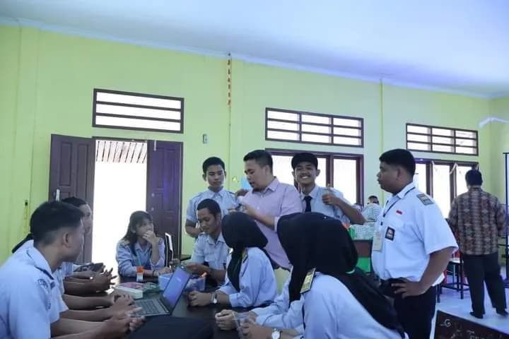 Dosen FILKOM UHTP Mengadakan In House Training di SMKN 1 Tuah Kemuning INHIL