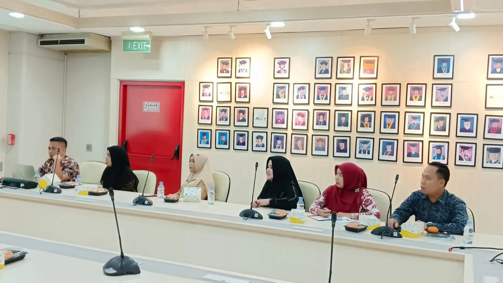 Dekan FILKOM dan Kepala BPMPP UHTP Studi Banding dan Penandatanganan MOU Dengan Dua Kampus Swasta Terbaik di Indonesia