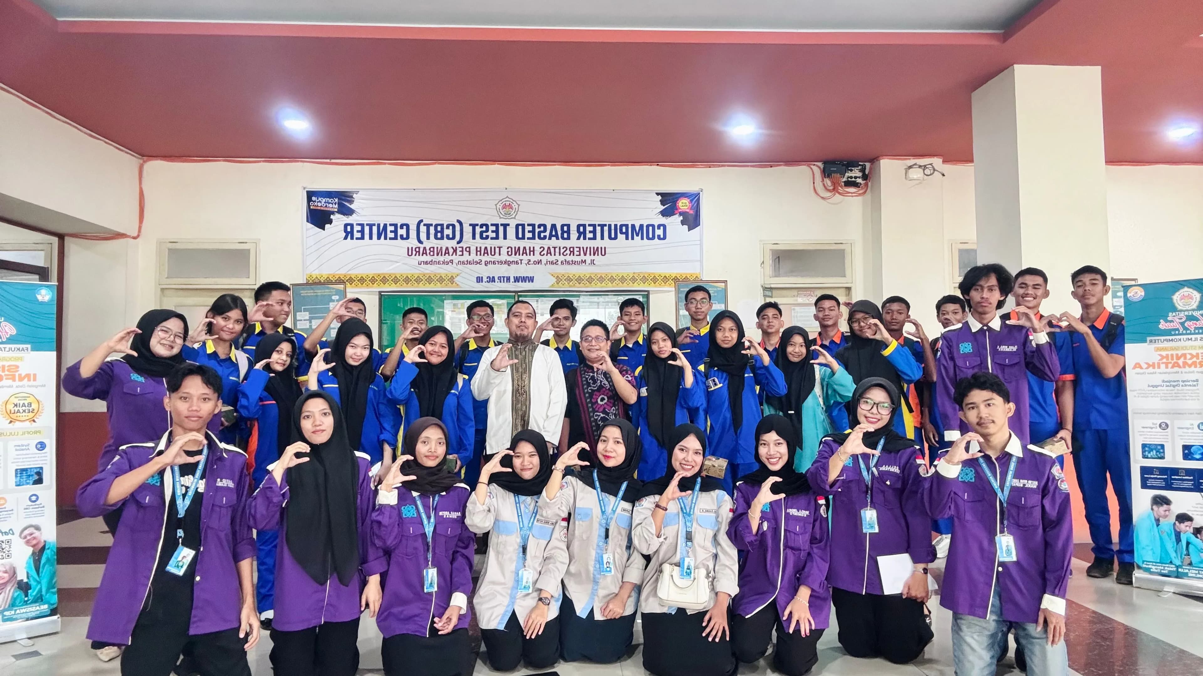 Komitmen Hadirkan Pembelajaran Teknologi Kreatif, FAKULTAS ILMU KOMPUTER Universitas Hang Tuah Pekanbaru Ajak Siswa SMKN 6 Pekanbaru Menjelajah UI/UX Design