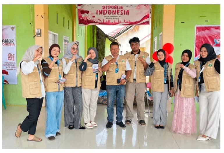 Semarak HUT RI ke-81, KKN UHT Pekanbaru Gabungkan Cek Kesehatan, Edukasi Hukum dan Permainan Rakyat