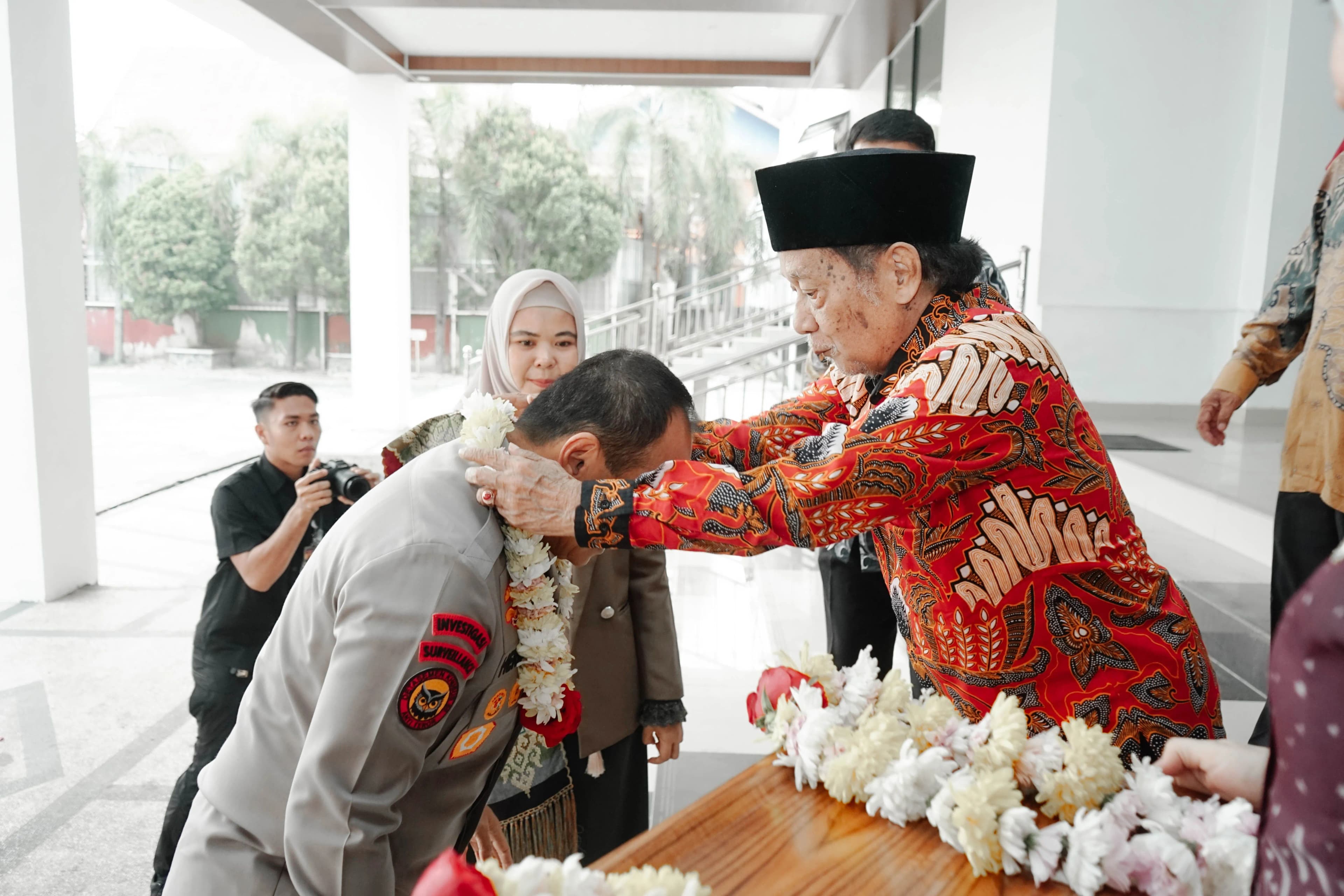 KAPOLDA RIAU JADI NARASUMBER KULIAH UMUM UHTP 2026, MAHASISWA DAPAT WAWASAN KEAMANAN DI ERA DIGITAL
