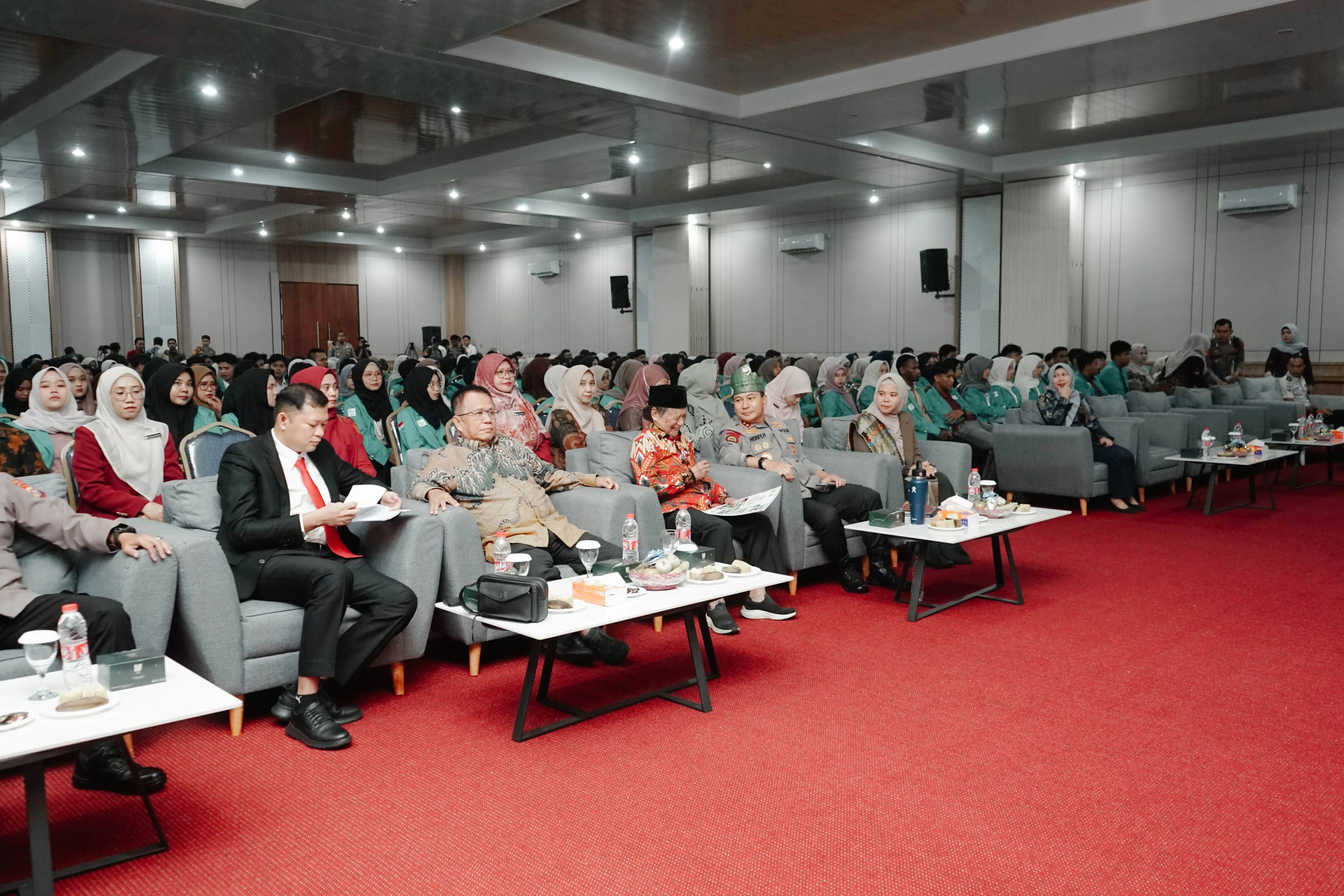 KAPOLDA RIAU JADI NARASUMBER KULIAH UMUM UHTP 2026, MAHASISWA DAPAT WAWASAN KEAMANAN DI ERA DIGITAL