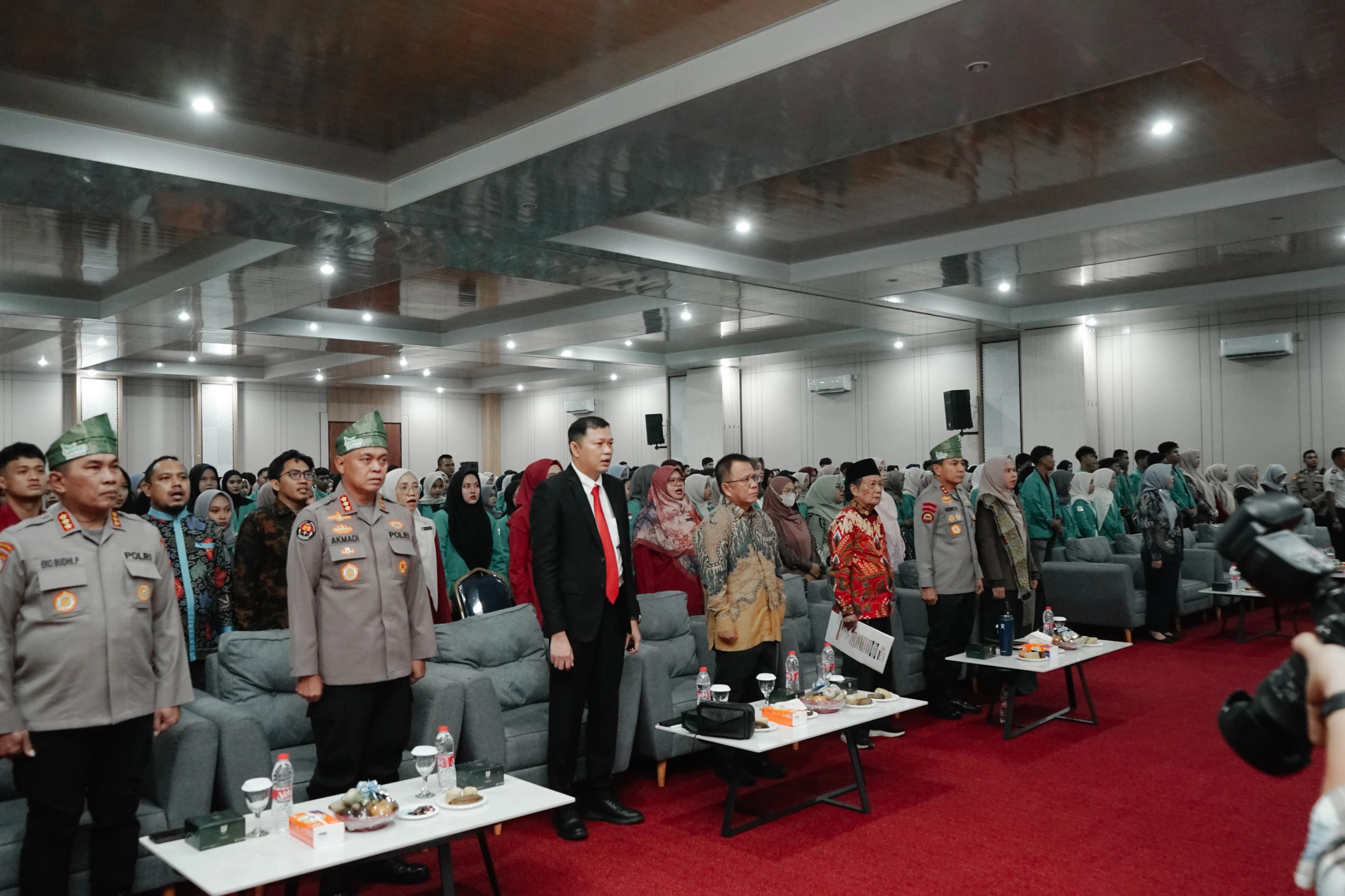 DARI JERMAN KE PEKANBARU, PRAKTISI IT BAGIKAN WAWASAN TEKNOLOGI GLOBAL KEPADA MAHASISWA UHTP