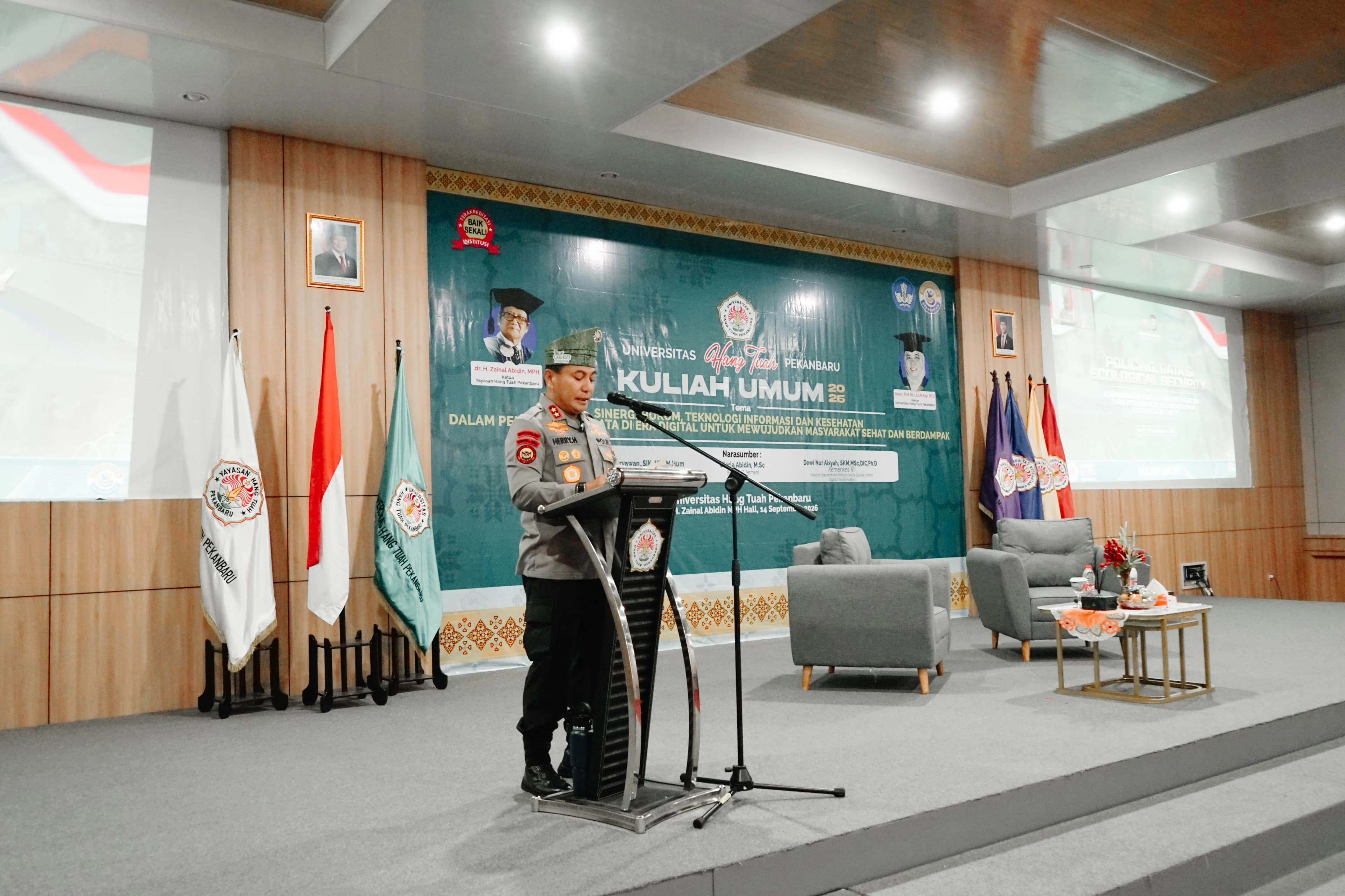 KAPOLDA RIAU JADI NARASUMBER KULIAH UMUM UHTP 2026, MAHASISWA DAPAT WAWASAN KEAMANAN DI ERA DIGITAL