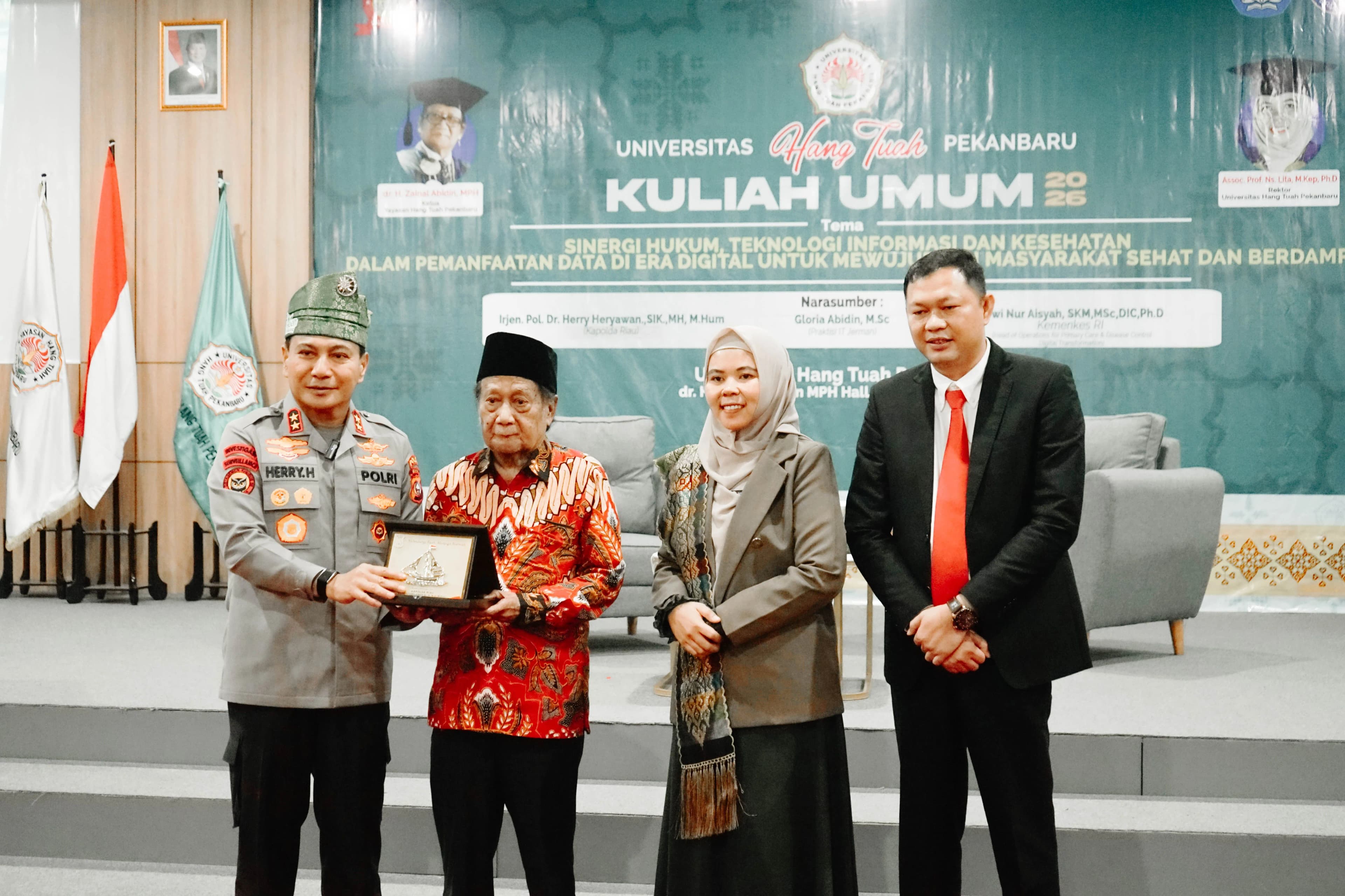 KAPOLDA RIAU JADI NARASUMBER KULIAH UMUM UHTP 2026, MAHASISWA DAPAT WAWASAN KEAMANAN DI ERA DIGITAL