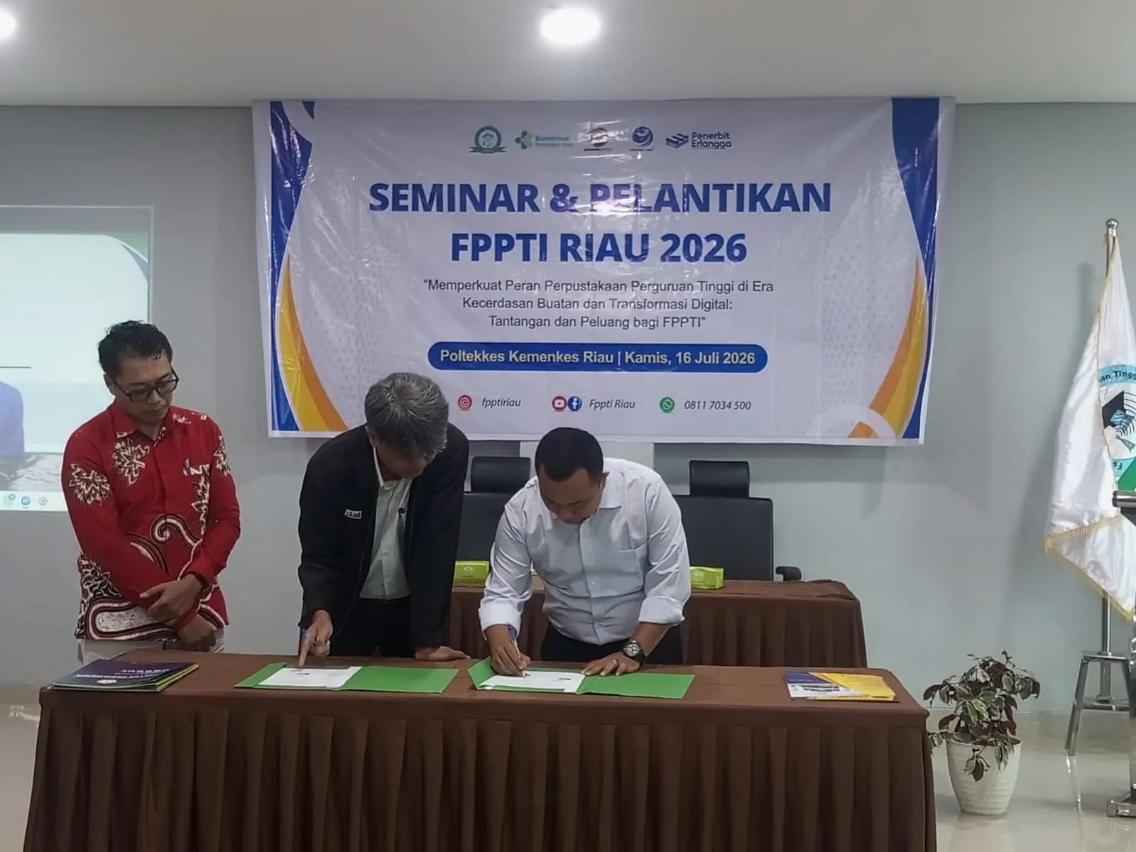 Mou Perpustakaan UHTP dengan FPPTI Riau