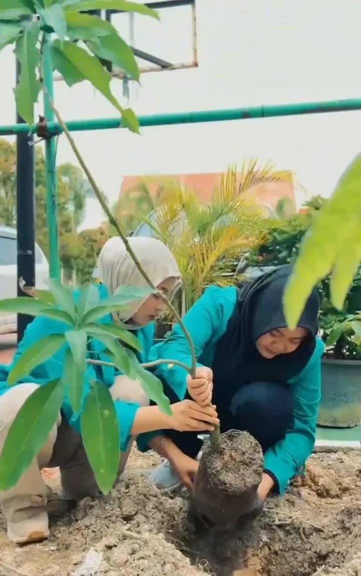UHTP Dukung Green Policing Kapolda Riau Dengan Penanaman Pohon di Lingkungan Universitas Hang Tuah Tahun 2026